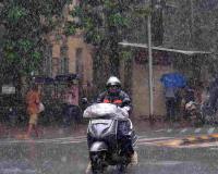 Monsoon Arrives in Mumbai as Heavy Rain Lash Maharashtra; IMD Issues Yellow Alert Amid Widespread Downpour
