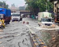 Mumbai Monsoon Deluge Disrupts Rail Services, Triggers Widespread Waterlogging and Administrative Scrutiny