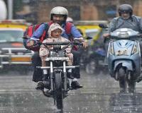 Mumbai Heavy Rainfall Disrupts City Life as Subways Flood, Transport Systems Stall, and IMD Issues Weather Alerts
