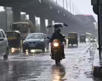 Mumbai Paralyzed as Torrential Rain Continues; IMD Issues Orange Alert, Widespread Flooding Disrupts Normal Life