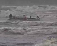 Teenager Drowns at Aksa Beach After Being Swept Away by Strong Waves Near Mumbai Coast; Massive Multi-Agency Search Launched