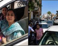 Delhi Driver Blocks Traffic, Cites “I’m a Lady” in Viral Video, Sparks Civic Sense Debate
