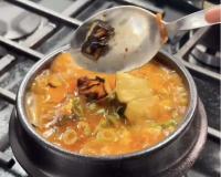 Viral Pineapple Kimchi Jjigae Sparks Global Debate Over Limits of K-Food Fusion