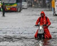 Monsoon Fury Disrupts Life Across Maharashtra as Heavy Rain Batters Mumbai; Delhi-NCR Gets Relief from Heat