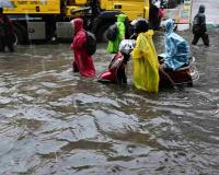 Heavy Rain Crisis in Maharashtra: Red Alert Issued as Mumbai Faces Severe Waterlogging and Landslide Risk at Sinhagad Fort