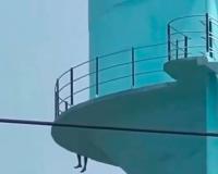 High Water Tank Video Sparks Panic in Hapur; Police Reveal Worker Was Performing Cleaning Duty