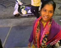 Young Flower Seller’s Powerful Message on Self-Respect Wins Millions of Hearts Online