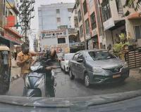 Viral Dashcam Video Shows Autorickshaw Driver Slapping Elderly Scooter Rider After Roadside Dispute in Bengaluru