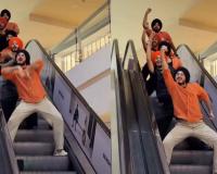 Punjabi Youth Turn Mall Escalator Into an Energetic Bhangra Stage, Viral Video Wins Hearts Online