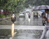 Mumbai Weather: Light Rain Likely as City Records Above-Normal Temperatures