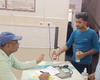 Maharajganj District Hospital Sees Rise in Emergency Cases Amid Weather Change