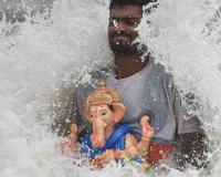 Mumbai Ganpati Visarjan on Day 5: Over 32,000 Idols Immersed Across City