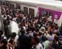 Southern Railway Warns Passengers: Loud Phone Use Could Cost ₹5,000 or Jail