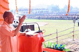 CM Yogi slams opposition: “Those who sold lantern and kerosene and pushed Bihar into darkness are now after people’s ration”