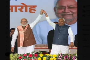 Video: PM Modi's 'Gamcha' wave cheers Bihar, CM Nitish Kumar thanks people at Patna's Gandhi Maidan