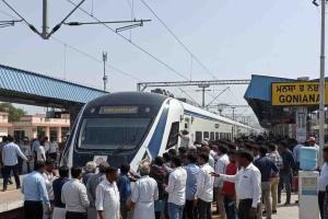 Passengers Halt Vande Bharat Train at Goniana Station Amid Growing Anger Over Delays