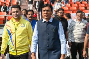 Fit India Sundays on Cycle in Varanasi to celebrate India hosting Commonwealth Games 2030