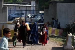 Over 5000 Afghan refugees forcibly deported from Pakistan, Iran in single day: Taliban