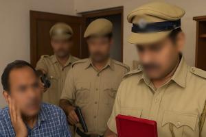 Bihar: Posing as cops, robbers loot jewellery worth Rs 15 lakh from teacher's home