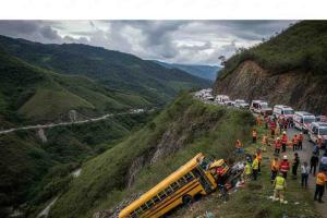 Tragedy on a Rural Highway: School Bus Plunges into Ravine in Colombia, Killing 17