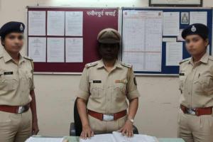 IG 1090 Conducts Surprise Inspection at Sohramau Police Station to Review Women’s Helpline Operations