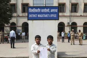 Two Brothers in Amroha Seek DM’s Intervention After Repeated Job Denials Over Dwarfism