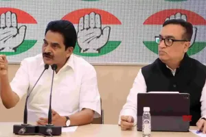 Senior Congress Leaders KC Venugopal and Ajay Maken Receive Warm Welcome at Jaipur Airport