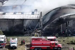 Small Plane Crashes Into Building in Toluca, Killing All 10 Onboard
