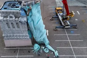 Powerful Winds Topple Statue of Liberty Replica in Southern Brazil