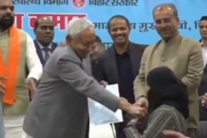 Bihar Appointment Ceremony Sparks Row After CM Nitish Kumar Removes Doctor’s Hijab on Stage