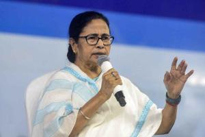 Mamata Banerjee Blames Centre for Aviation Disruptions, Warns Passengers May Turn to Courts