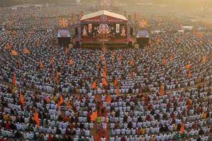 Kolkata Witnesses Historic Gathering as Five Lakh Devotees Recite Bhagavad Gita in Unison