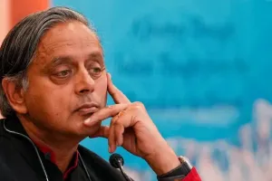 Shashi Tharoor Rejects ‘Veer Savarkar Award’, Questions Organisers’ Clarity