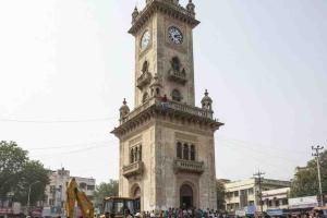 Man Scales Bahraich Clock Tower, Injures Two in Dramatic Standoff