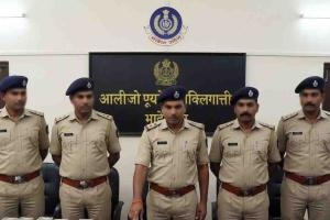 Five Arrested as Aligarh Police Dismantle Notorious House-Breaking Network