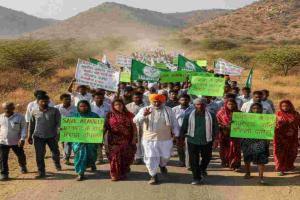 Beniwal Leads Environmental Rally in Barmer to Press for Aravalli Protection