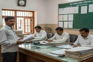 Declared Dead While Alive: Aligarh Man Seeks Justice After Ration Card Error