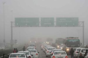 Dense Fog Brings Traffic to a Crawl on Mirzapur Highways, Raising Safety Concerns