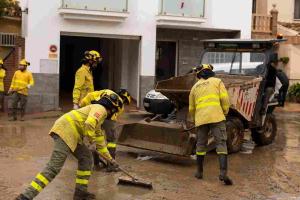 Flash Floods Ravage Southern Spain, Leaving One Dead and Two Missing as Authorities Issue Emergency Alerts
