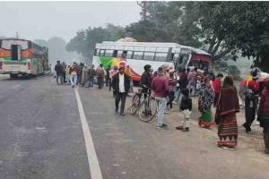 Head-On Bus Collision on National Highway 730 Leaves Over 10 Injured in Uttar Pradesh’s Shravasti