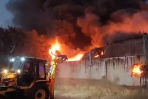 Massive Blaze Engulfs JCB Workshop in Jaipur, Firefighters Battle Flames for Two Hours