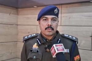 Meerut Police Step Up Citywide Security With Overnight Crackdown Ahead of New Year Celebrations