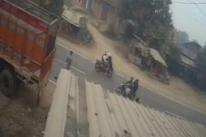 Motorcycle Crash Leaves Young Man Seriously Injured in Pratapgarh, Treatment Ongoing in Prayagraj