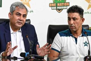 PCB Ends Azhar Mahmood’s Tenure as Pakistan Test Head Coach Ahead of Contract Expiry