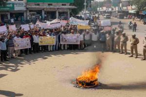 Protest Erupts in Uttar Pradesh’s Shamli Over Alleged Violence Against Hindus in Bangladesh