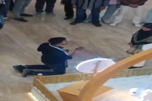 Public Proposal Turns Heads at Ghaziabad Mall, Sparks Viral Buzz