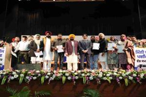 Punjab Pushes Self-Employment as 600 Mini Bus Operators Receive Permits in Chandigarh