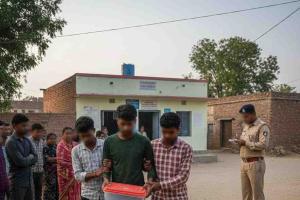 Snake Handler Bitten During Capture Attempt in Uttar Pradesh’s Deoria District