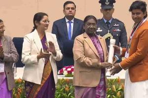 Teen Cricket Prodigy Vaibhav Suryavanshi Receives Pradhan Mantri Rashtriya Bal Puraskar at Rashtrapati Bhavan