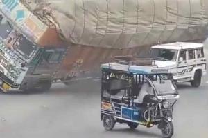Wood-Laden Truck Overturns After Striking Divider in Rampur, Driver Killed on the Spot